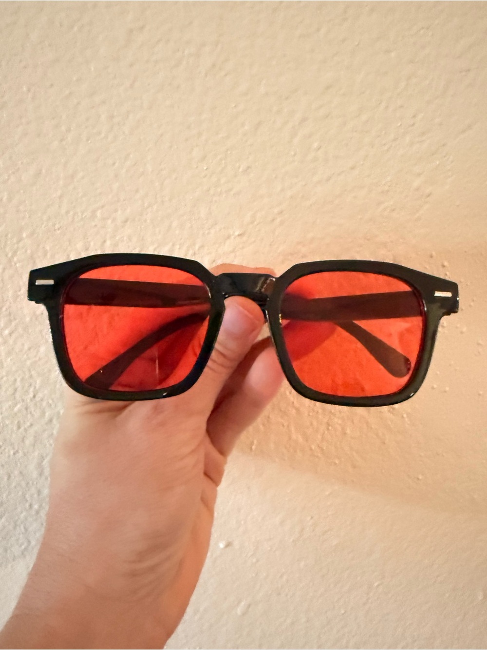 glasses with red lenses - Picture 4 of 5